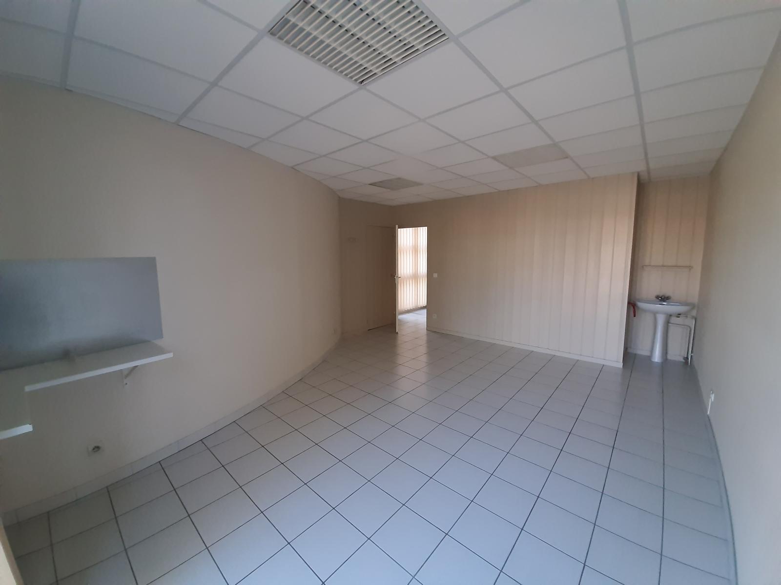 Locaux professionnels en Location à Andrezieux-boutheon