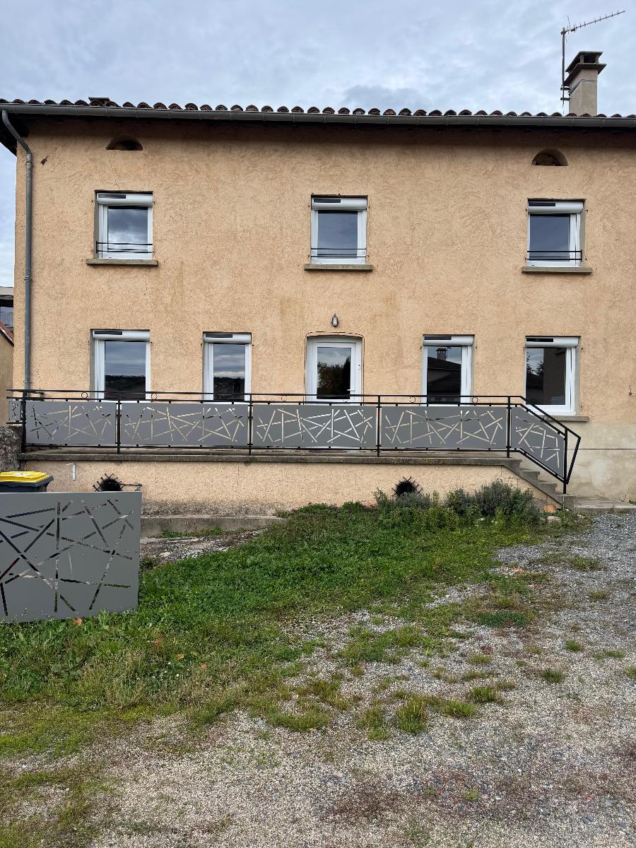 Maison en Location à St-marcellin-en-forez / 4 pièces 108m2