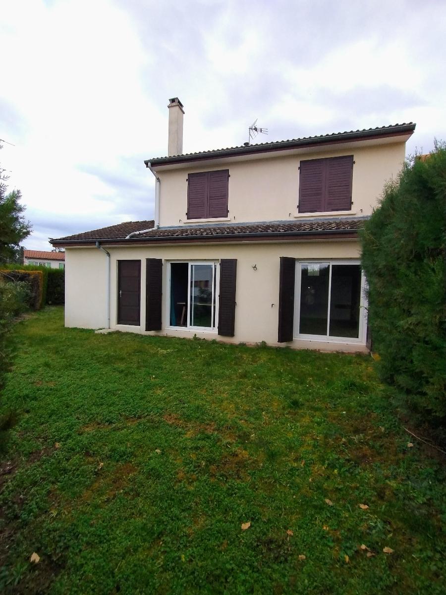 Villa en Location à St-just-st-rambert / 4 pièces 100m2